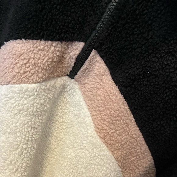 Colsie Sherpa soft sweater - Picture 2 of 4